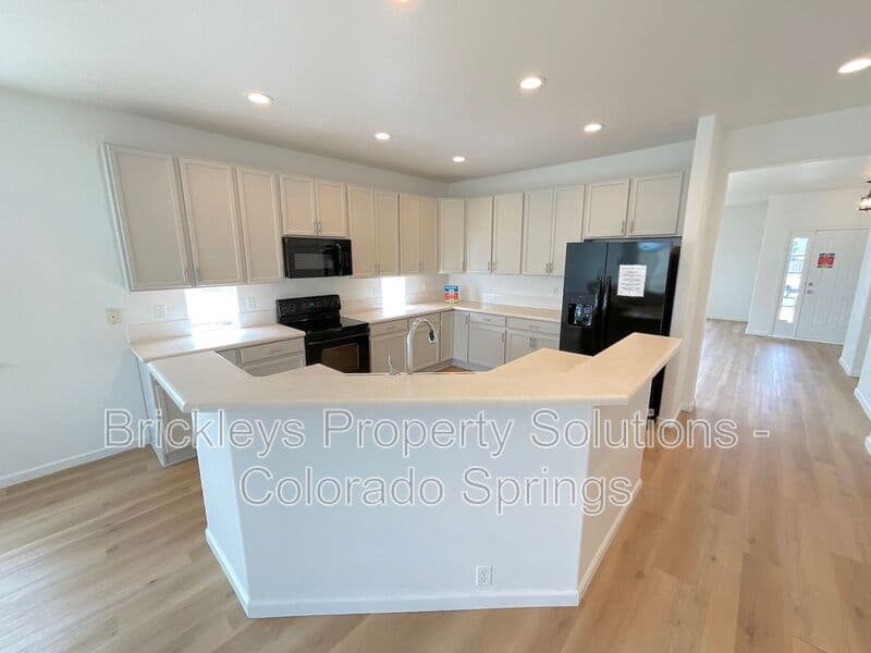 3-bedroom 2-bath home at 12354 Pine Valley Cir for $2,550/mo managed by Brickleys Property Solutions Colorado Springs — photo 14 of 34