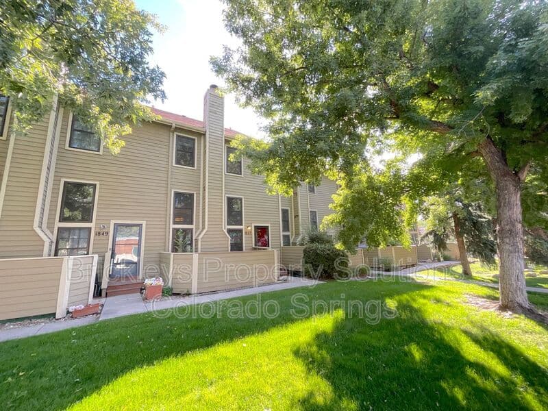 2-bedroom 1.5-bath home at 1857 Lorraine St for $1,800/mo managed by Brickleys Property Solutions Colorado Springs — photo 2 of 29