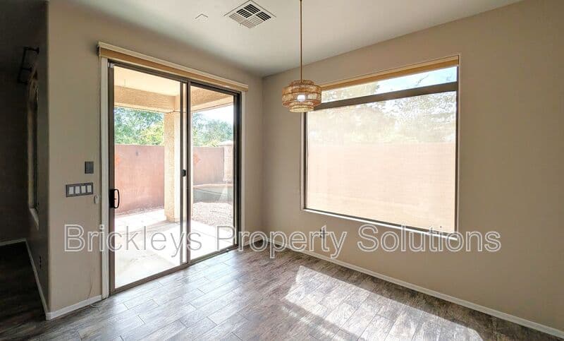 3-bedroom 2-bath home at 1311 E Marlin Dr for $2,200/mo managed by Brickleys Property Solutions East Valley Phoenix — photo 10 of 44