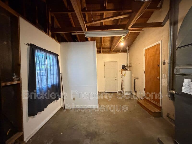 3-bedroom 1-bath home at 2838 La Veta Dr. NE for $1,700/mo managed by Brickleys Property Solutions Albuquerque — photo 21 of 26
