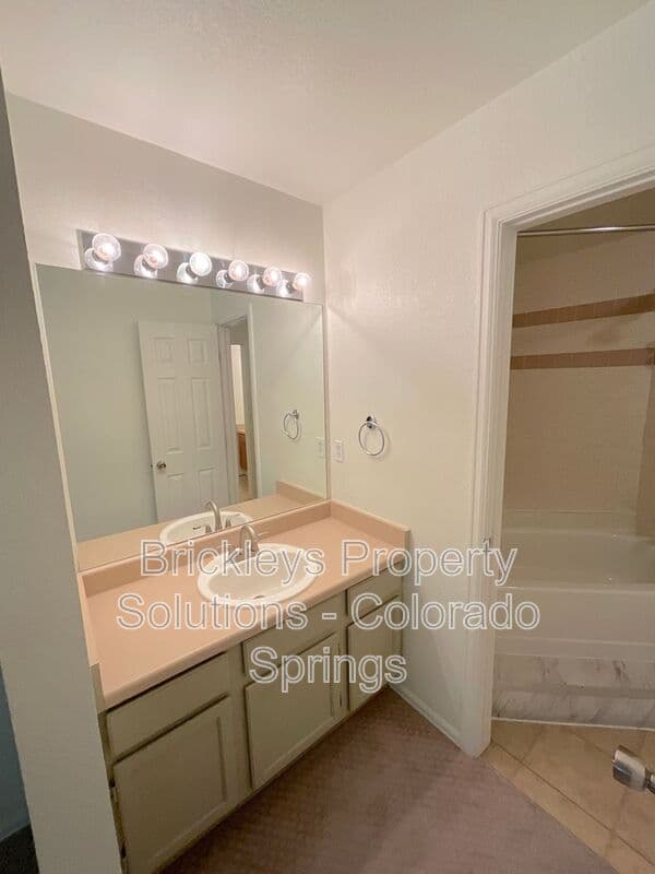 2-bedroom 1.5-bath home at 1857 Lorraine St for $1,800/mo managed by Brickleys Property Solutions Colorado Springs — photo 20 of 29
