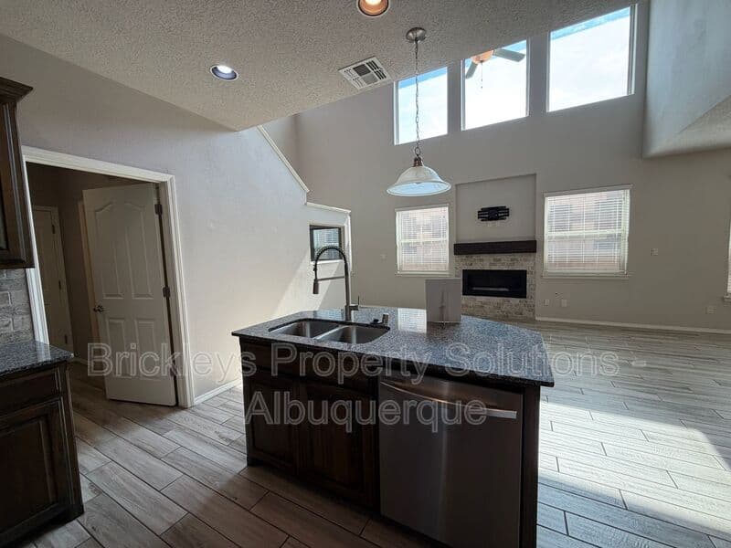 4-bedroom 2.5-bath home at 7420 Tangerine Court NE for $2,450/mo managed by Brickleys Property Solutions Albuquerque — photo 31 of 39