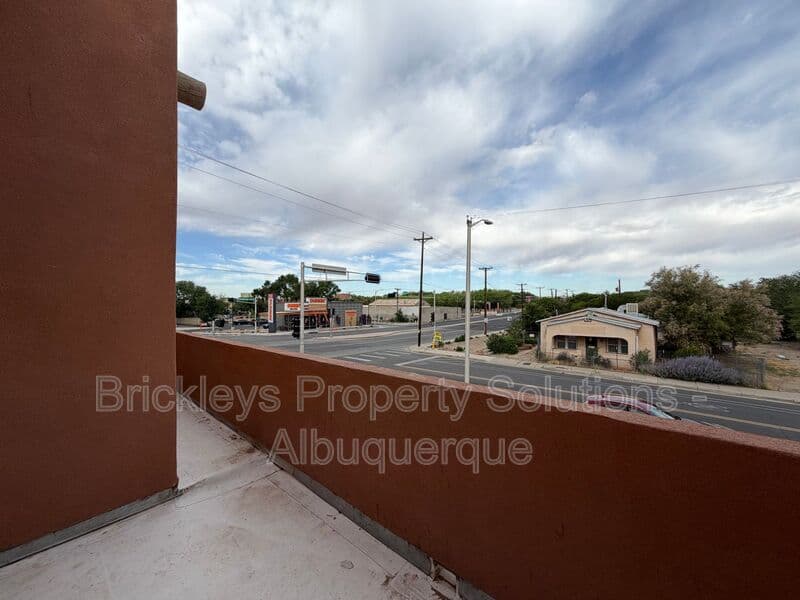 3-bedroom 2.5-bath home at 1612 3rd St SW for $1,900/mo managed by Brickleys Property Solutions Albuquerque — photo 34 of 39