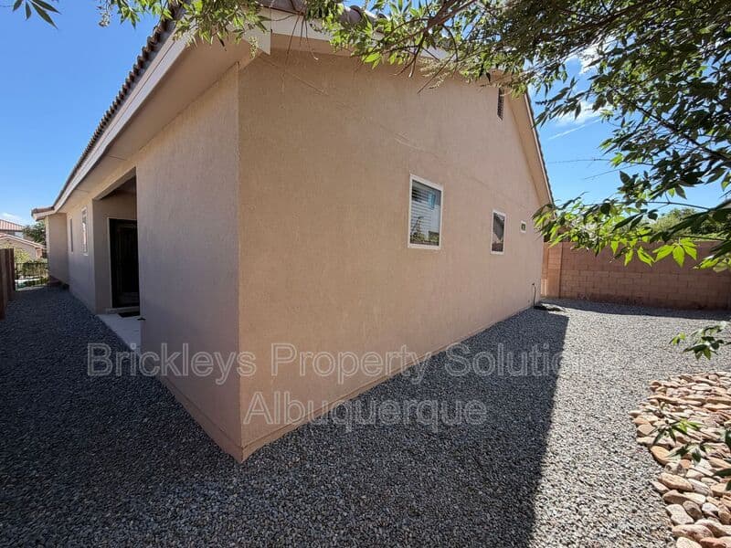 3-bedroom 2-bath home at 5815 Mafraq Ave NW for $2,150/mo managed by Brickleys Property Solutions Albuquerque — photo 30 of 32