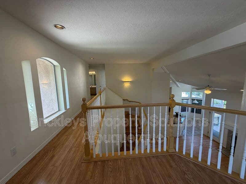 3-bedroom 2.5-bath home at 6517 Glen Oak NE for $2,650/mo managed by Brickleys Property Solutions Albuquerque — photo 8 of 39