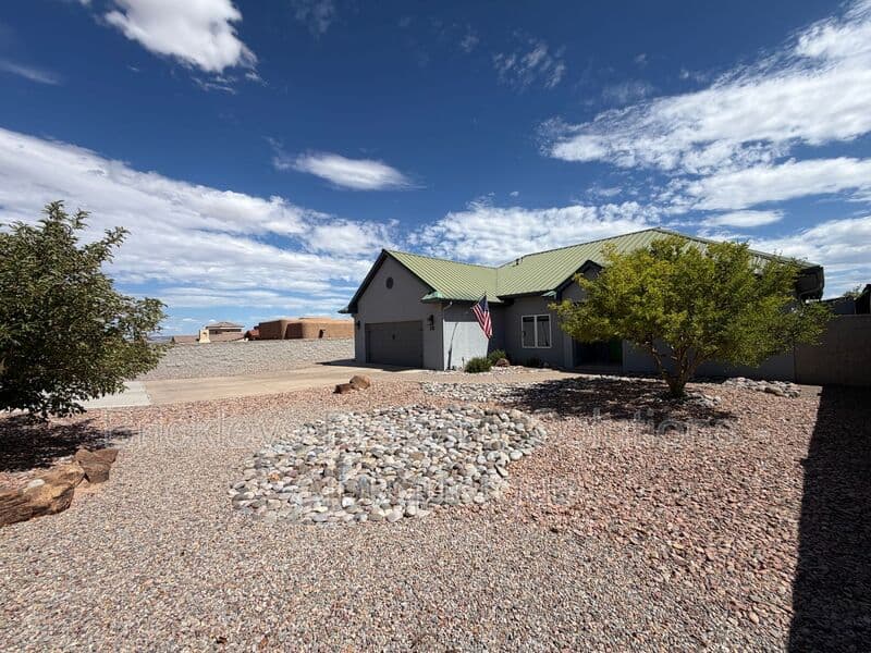 3-bedroom 2-bath home at 6812 Nagoya Rd NE for $2,700/mo managed by Brickleys Property Solutions Albuquerque — photo 4 of 43