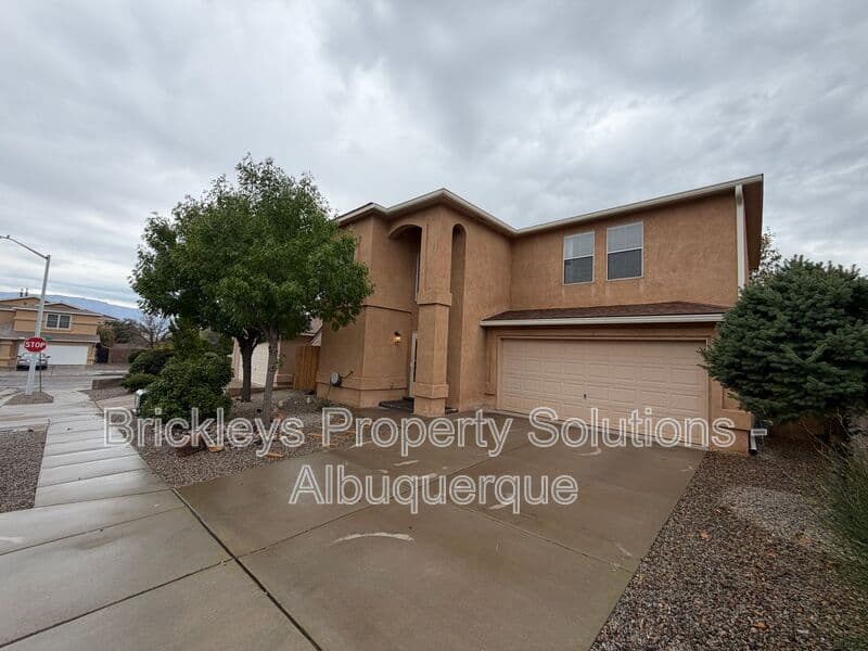 3-bedroom 3-bath home at 5004 Blue Stone Rd NW for $2,250/mo managed by Brickleys Property Solutions Albuquerque — photo 2 of 37