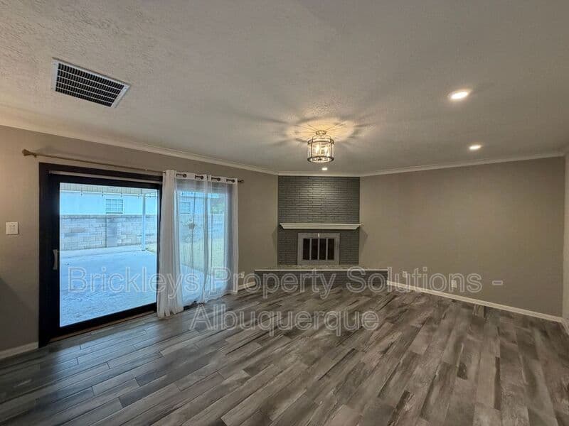 3-bedroom 2-bath home at 2808 Charleston St NE for $2,500/mo managed by Brickleys Property Solutions Albuquerque — photo 22 of 35