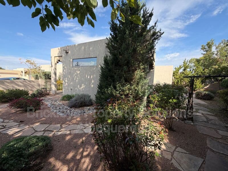 3-bedroom 2-bath home at 12606 Colony Pl NE for $2,250/mo managed by Brickleys Property Solutions Albuquerque — photo 30 of 32