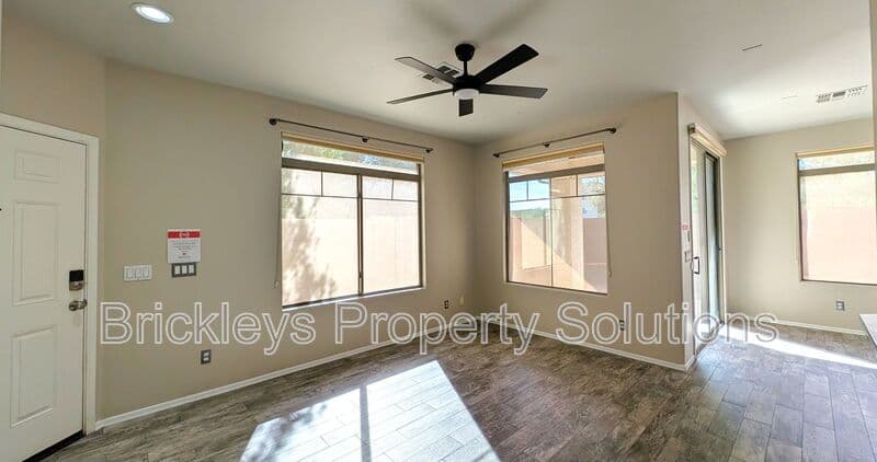 3-bedroom 2-bath home at 1311 E Marlin Dr for $2,200/mo managed by Brickleys Property Solutions East Valley Phoenix — photo 5 of 44
