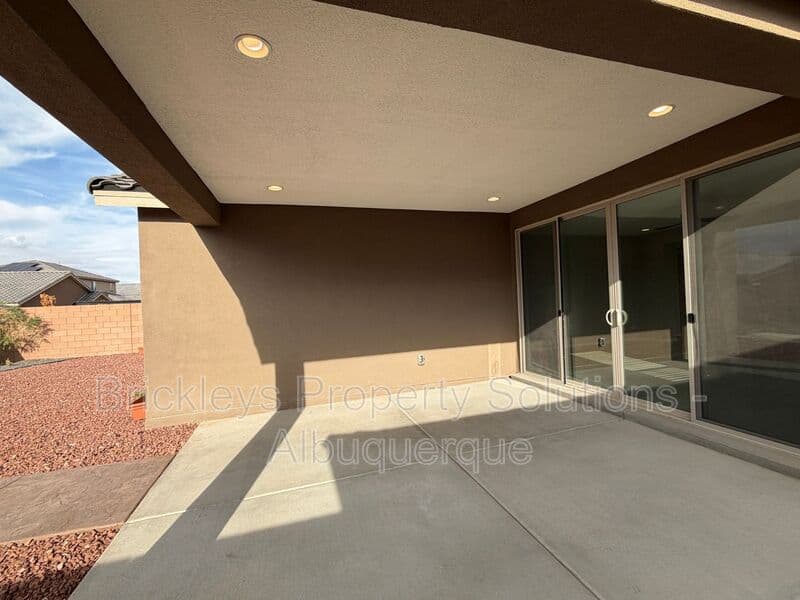 3-bedroom 2-bath home at 938 Lazuli Rd SE for $2,475/mo managed by Brickleys Property Solutions Albuquerque — photo 7 of 36