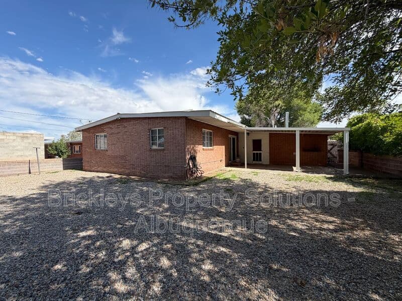 3-bedroom 2-bath home at 4712 Palo Duro Ave. NE for $1,750/mo managed by Brickleys Property Solutions Albuquerque — photo 36 of 38