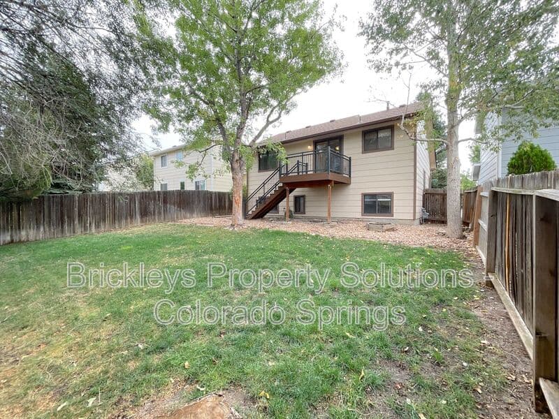 3-bedroom 2-bath home at 8214 Steadman Dr for $2,175/mo managed by Brickleys Property Solutions Colorado Springs — photo 6 of 34