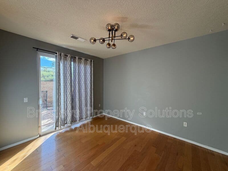 3-bedroom 2.5-bath home at 601 Menaul Blvd NE Unit #2102 for $1,850/mo managed by Brickleys Property Solutions Albuquerque — photo 7 of 33