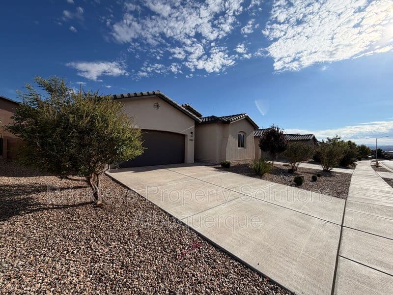 4-bedroom 2-bath home at 3969 Kodiak Rd NE for $2,700/mo managed by Brickleys Property Solutions Albuquerque — photo 3 of 40