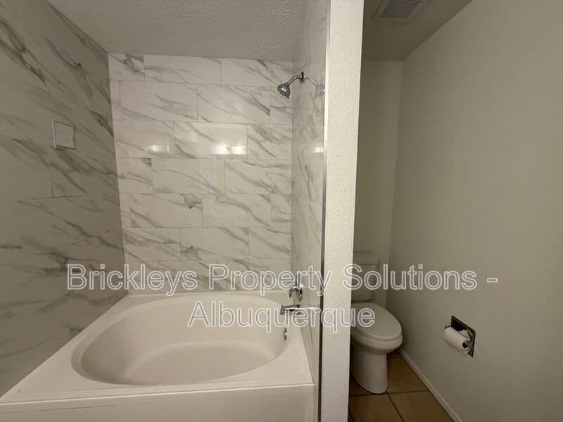 3-bedroom 2-bath home at 4520 Rockaway Loop NE for $1,900/mo managed by Brickleys Property Solutions Albuquerque — photo 21 of 29