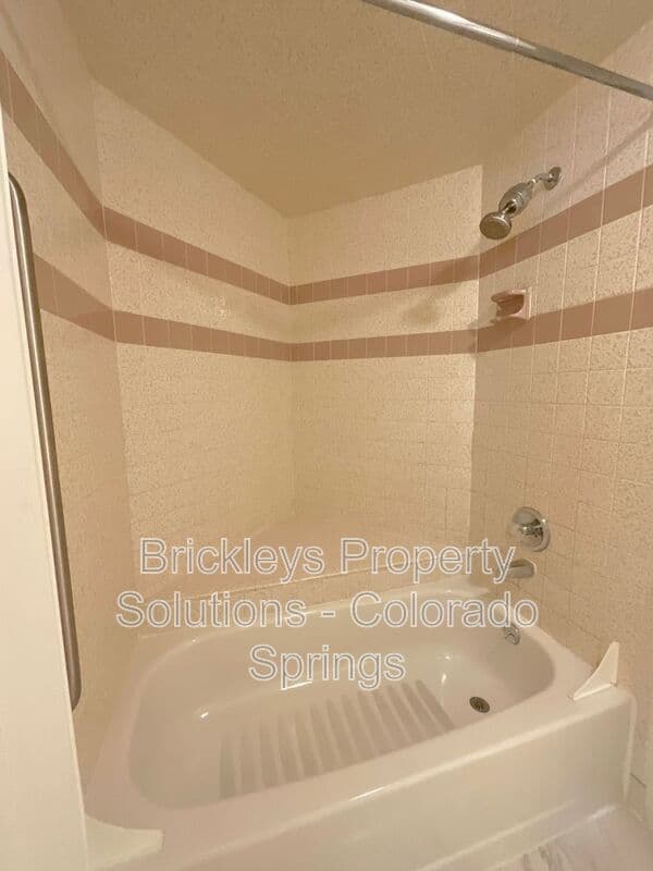 2-bedroom 1.5-bath home at 1857 Lorraine St for $1,800/mo managed by Brickleys Property Solutions Colorado Springs — photo 21 of 29