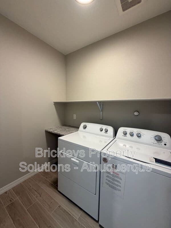 4-bedroom 2-bath home at 3969 Kodiak Rd NE for $2,700/mo managed by Brickleys Property Solutions Albuquerque — photo 13 of 40