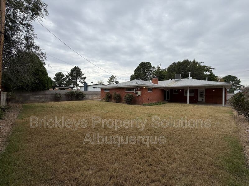 3-bedroom 2-bath home at 2808 Charleston St NE for $2,500/mo managed by Brickleys Property Solutions Albuquerque — photo 6 of 35