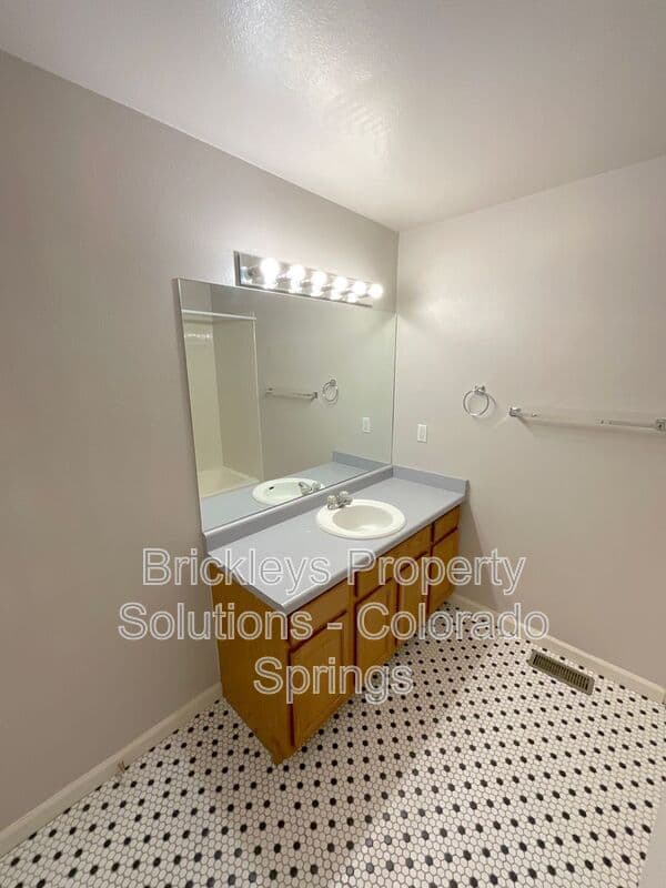 3-bedroom 2-bath home at 3987 Aspen Leaf Pt for $1,900/mo managed by Brickleys Property Solutions Colorado Springs — photo 26 of 27