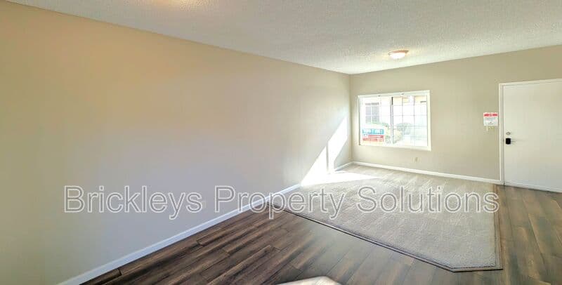 2-bedroom 1.5-bath home at 2969 N Oregon St Unit 12 for $2,000/mo managed by Brickleys Property Solutions East Valley Phoenix — photo 10 of 36