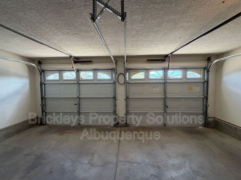 4-bedroom 2.5-bath home at 10331 Dunbar St NW for $2,300/mo managed by Brickleys Property Solutions Albuquerque — photo 38 of 43