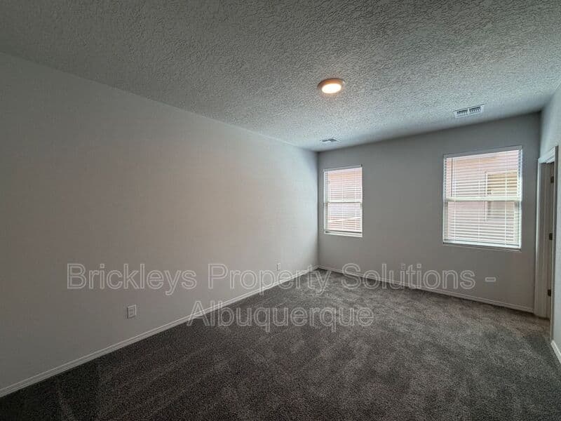 3-bedroom 3-bath home at 6118 Chicago Dr SE for $2,350/mo managed by Brickleys Property Solutions Albuquerque — photo 25 of 42