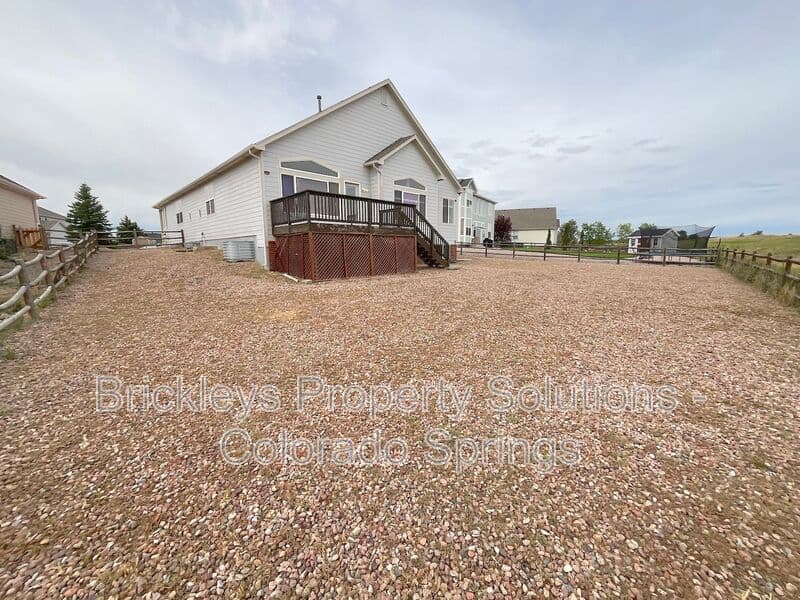 3-bedroom 2-bath home at 12354 Pine Valley Cir for $2,550/mo managed by Brickleys Property Solutions Colorado Springs — photo 5 of 34