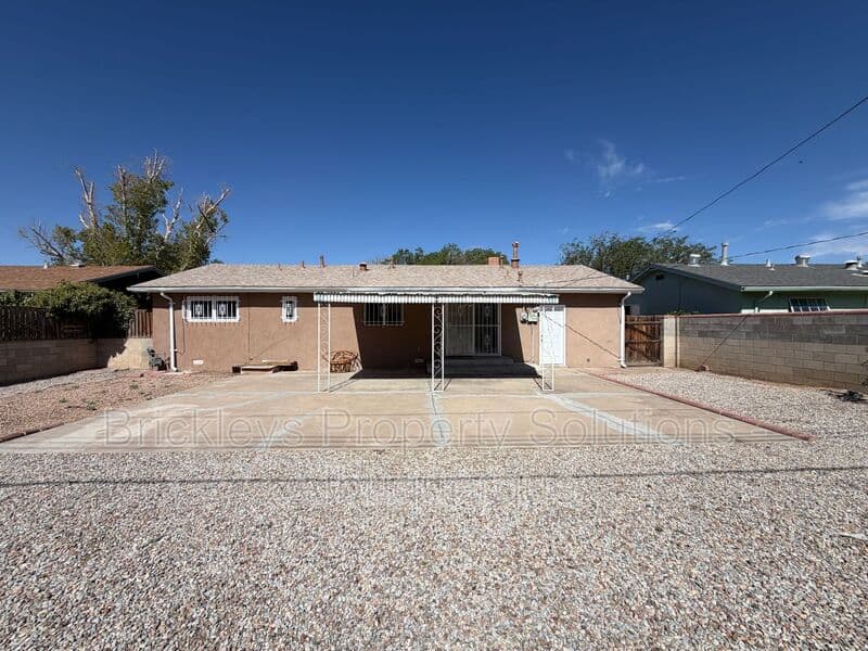 3-bedroom 1-bath home at 2838 La Veta Dr. NE for $1,700/mo managed by Brickleys Property Solutions Albuquerque — photo 25 of 26