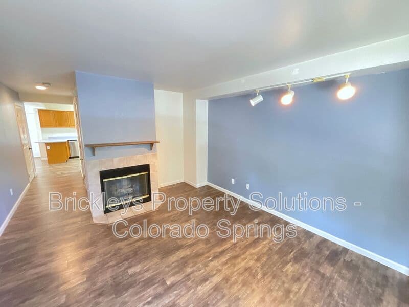 3-bedroom 2-bath home at 3987 Aspen Leaf Pt for $1,900/mo managed by Brickleys Property Solutions Colorado Springs — photo 8 of 27
