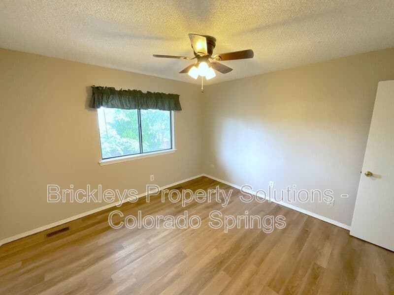 3-bedroom 2-bath home at 8214 Steadman Dr for $2,175/mo managed by Brickleys Property Solutions Colorado Springs — photo 19 of 34