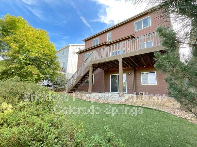4-bedroom 2.5-bath home at 6652 Maple Stone Ln for $2,600/mo managed by Brickleys Property Solutions Colorado Springs — photo 6 of 43