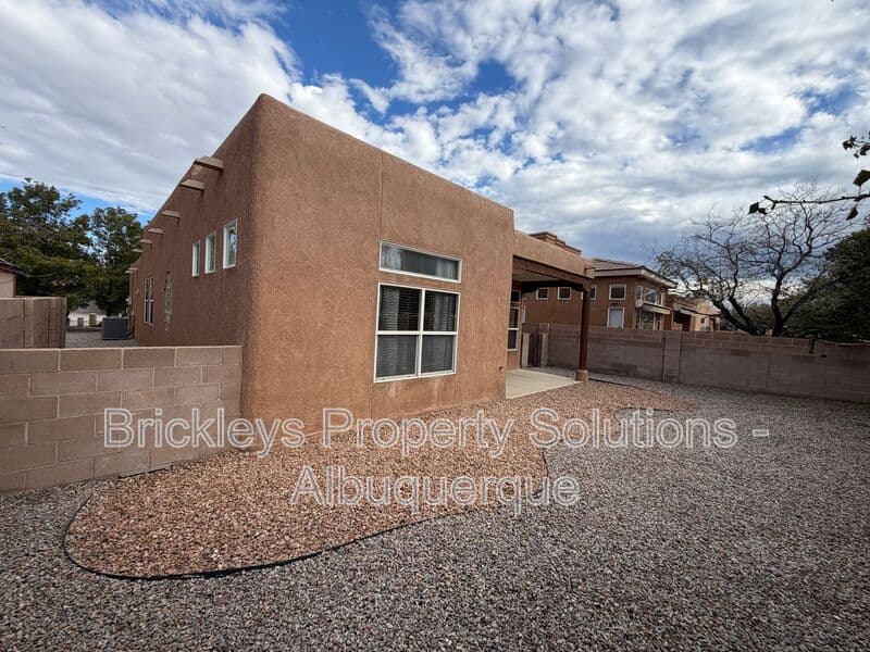 3-bedroom 2-bath home at 65 Willow Trace Court SE for $2,000/mo managed by Brickleys Property Solutions Albuquerque — photo 31 of 32