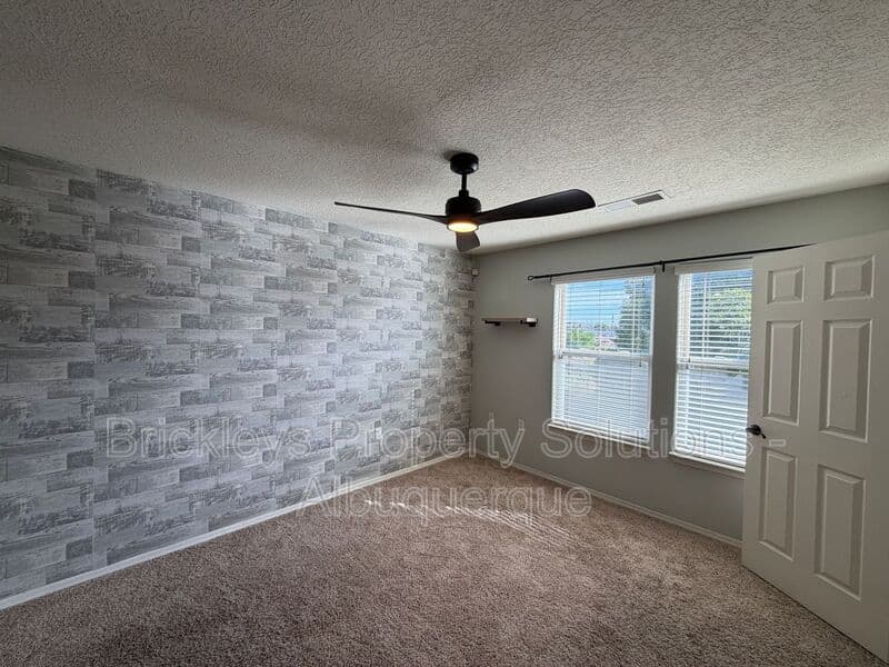 3-bedroom 2.5-bath home at 601 Menaul Blvd NE Unit #2102 for $1,850/mo managed by Brickleys Property Solutions Albuquerque — photo 16 of 33