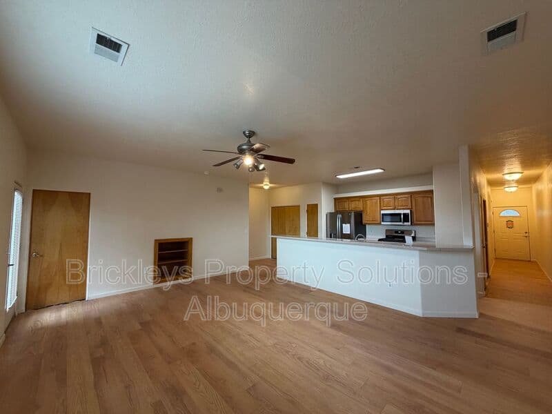 3-bedroom 2.5-bath home at 1612 3rd St SW for $1,900/mo managed by Brickleys Property Solutions Albuquerque — photo 7 of 39