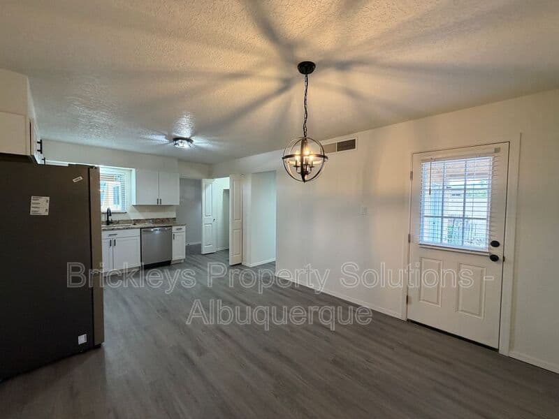 3-bedroom 2-bath home at 5608 Drake Ave NW for $2,100/mo managed by Brickleys Property Solutions Albuquerque — photo 25 of 32