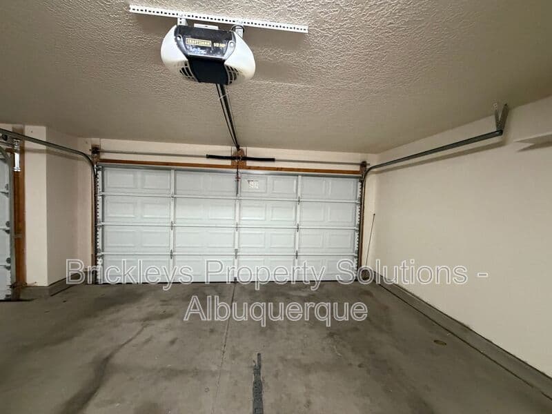 3-bedroom 2-bath home at 7024 Westford Pl NW for $2,200/mo managed by Brickleys Property Solutions Albuquerque — photo 25 of 33
