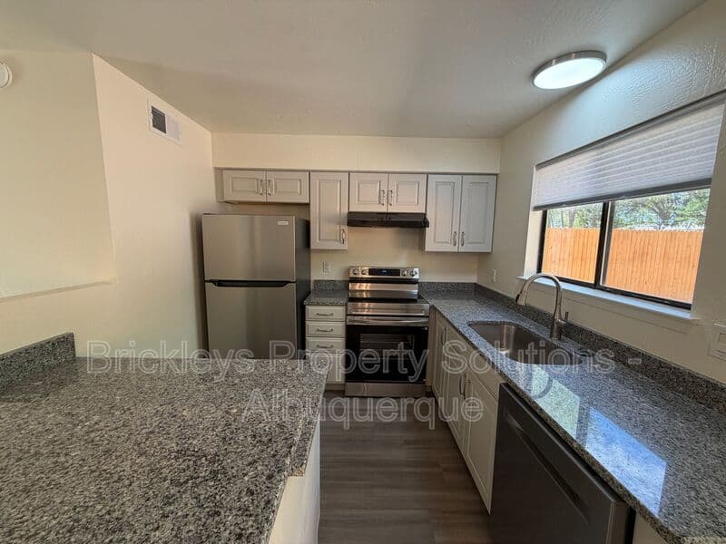2-bedroom 2.5-bath home at 5409 6th St NW for $1,800/mo managed by Brickleys Property Solutions Albuquerque — photo 18 of 30