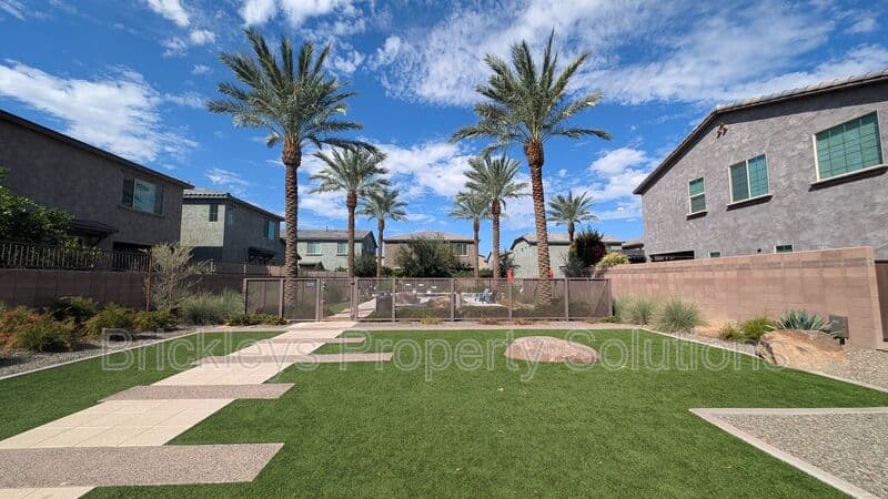 3-bedroom 2.5-bath home at 7042 E Diamond St for $2,900/mo managed by Brickleys Property Solutions East Valley Phoenix — photo 40 of 45