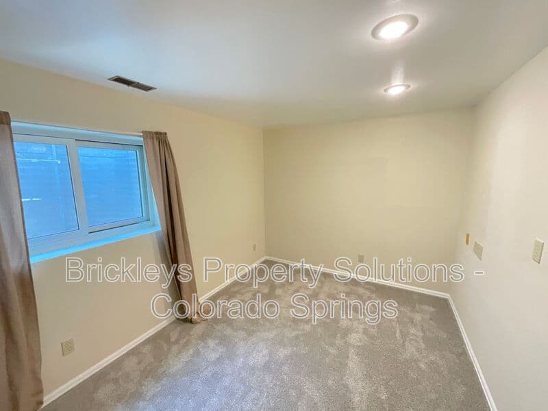 5-bedroom 2-bath home at 4375 Cassidy St for $2,300/mo managed by Brickleys Property Solutions Colorado Springs — photo 34 of 37