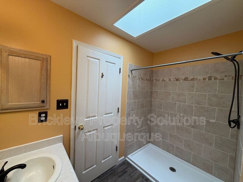 2-bedroom 2-bath home at 1941 Lee Loop NE for $1,750/mo managed by Brickleys Property Solutions Albuquerque — photo 14 of 29