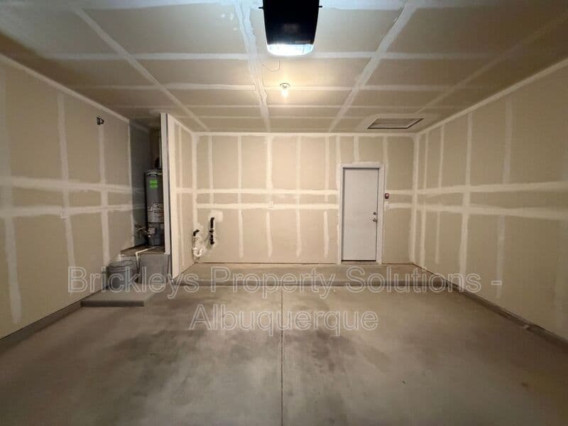 3-bedroom 2-bath home at 1504 Alto Colores for $2,100/mo managed by Brickleys Property Solutions Albuquerque — photo 27 of 30