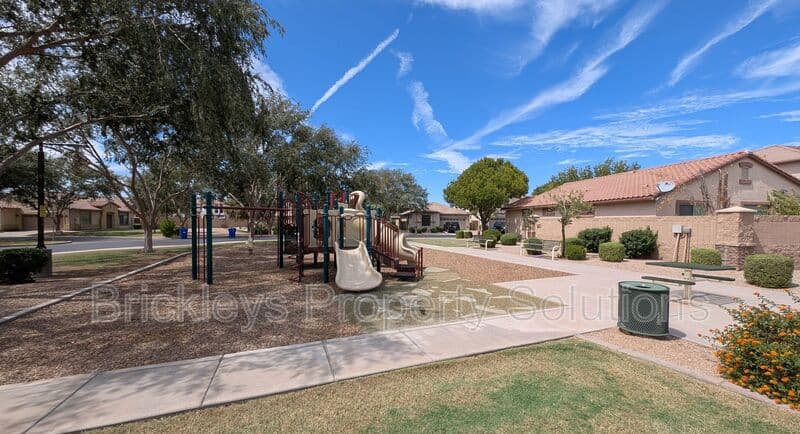 3-bedroom 2-bath home at 1311 E Marlin Dr for $2,200/mo managed by Brickleys Property Solutions East Valley Phoenix — photo 40 of 44