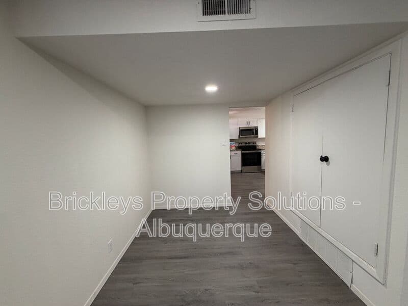 3-bedroom 2-bath home at 5608 Drake Ave NW for $2,100/mo managed by Brickleys Property Solutions Albuquerque — photo 19 of 32