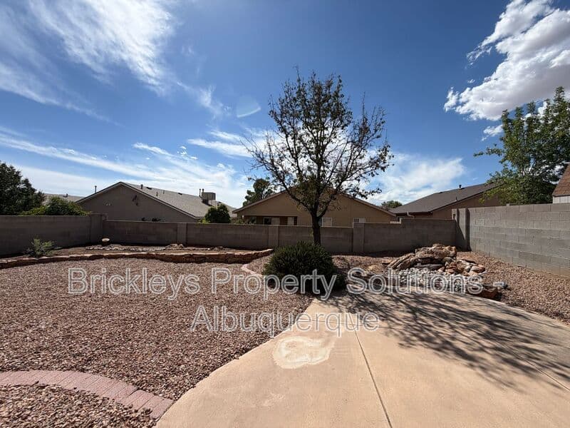3-bedroom 2-bath home at 10601 Rio Del Sole Ct NW for $2,000/mo managed by Brickleys Property Solutions Albuquerque — photo 29 of 29