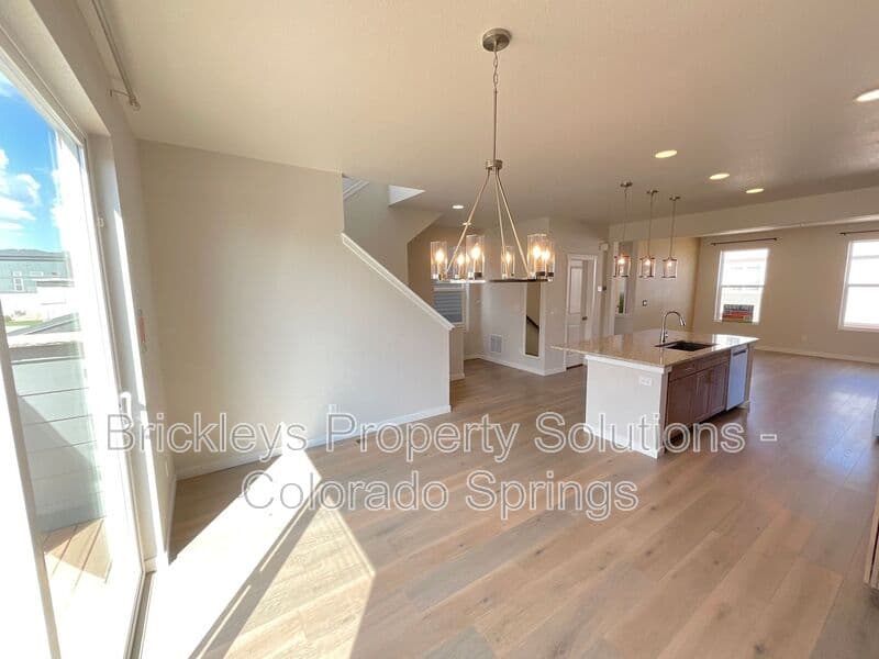 3-bedroom 3.5-bath home at 7343 Rosa Belle Hts for $2,350/mo managed by Brickleys Property Solutions Colorado Springs — photo 7 of 33