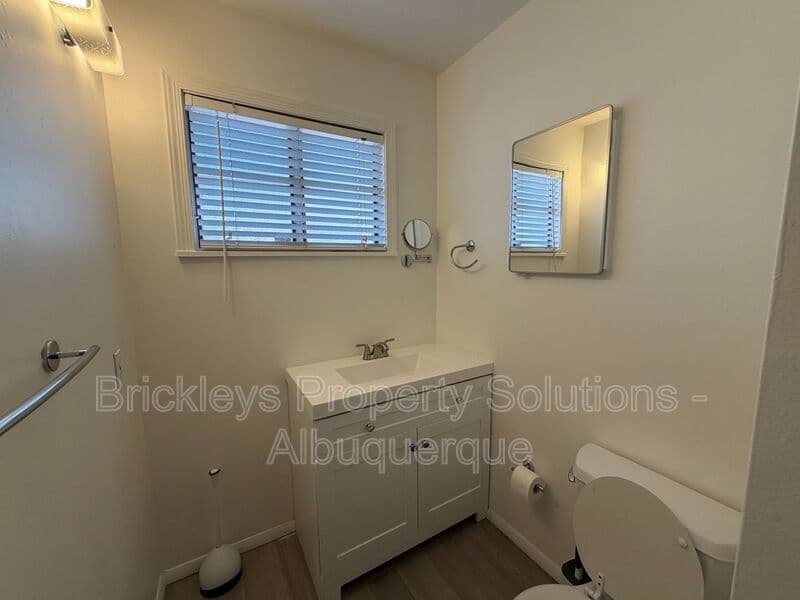 3-bedroom 2-bath home at 4712 Palo Duro Ave. NE for $1,750/mo managed by Brickleys Property Solutions Albuquerque — photo 27 of 38