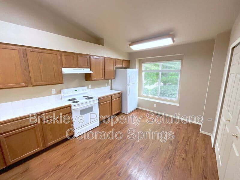 3-bedroom 2-bath home at 4325 Poplar Brook Dr for $2,100/mo managed by Brickleys Property Solutions Colorado Springs — photo 14 of 29