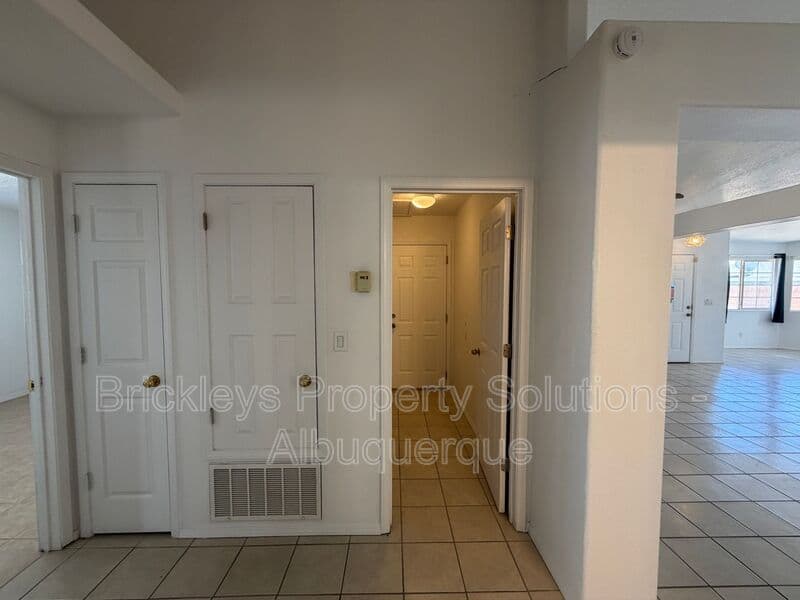 3-bedroom 2-bath home at 1405 Secret Valley Drive SW for $1,800/mo managed by Brickleys Property Solutions Albuquerque — photo 27 of 34