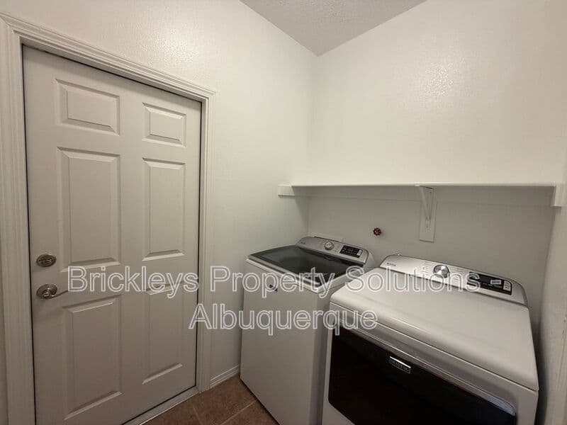 3-bedroom 2-bath home at 65 Willow Trace Court SE for $2,000/mo managed by Brickleys Property Solutions Albuquerque — photo 27 of 32